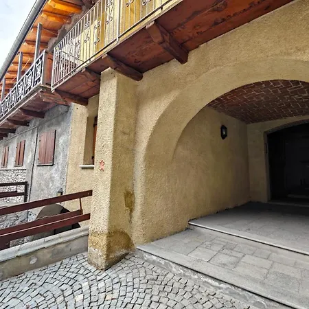 Appartamento Hostdomus - Flower Loft